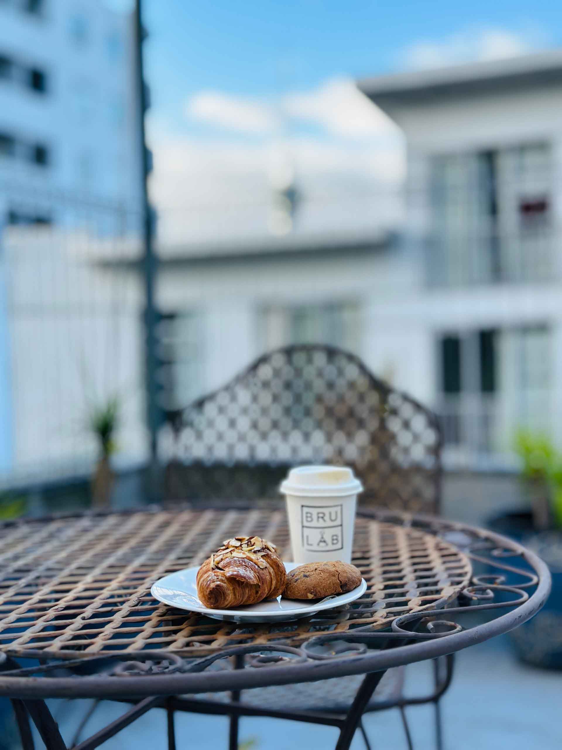 bread in balcony